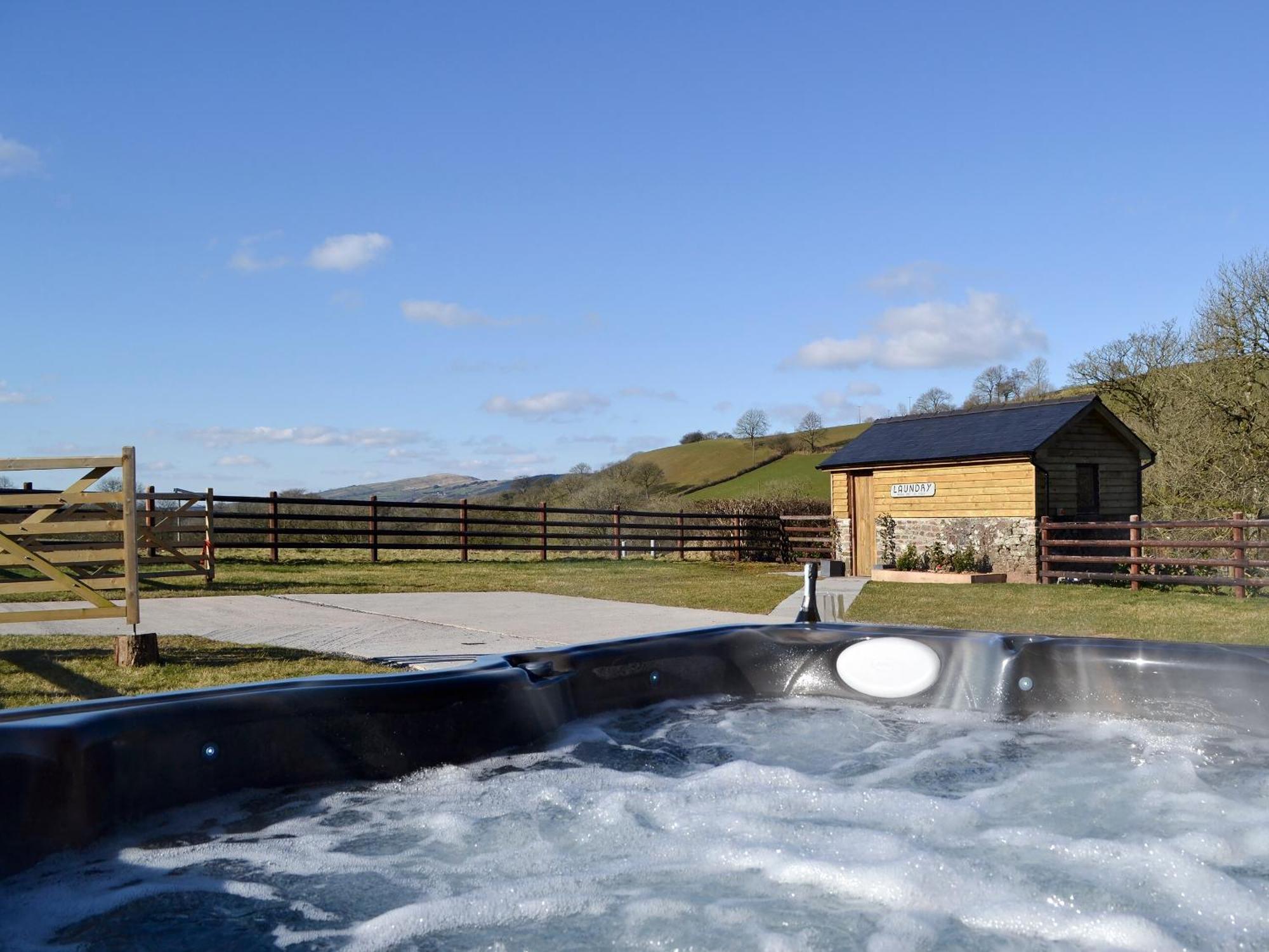 Maes Merlin Villa Llanddeusant  Exterior photo